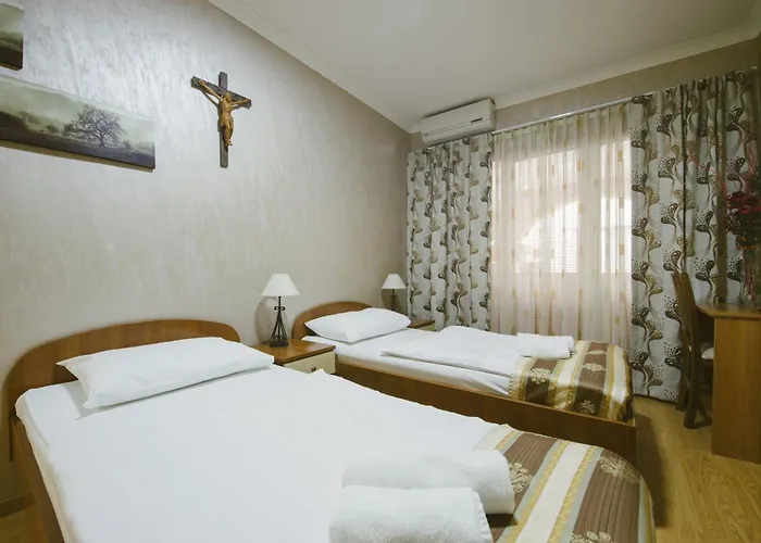 Flowers Bed & Breakfast