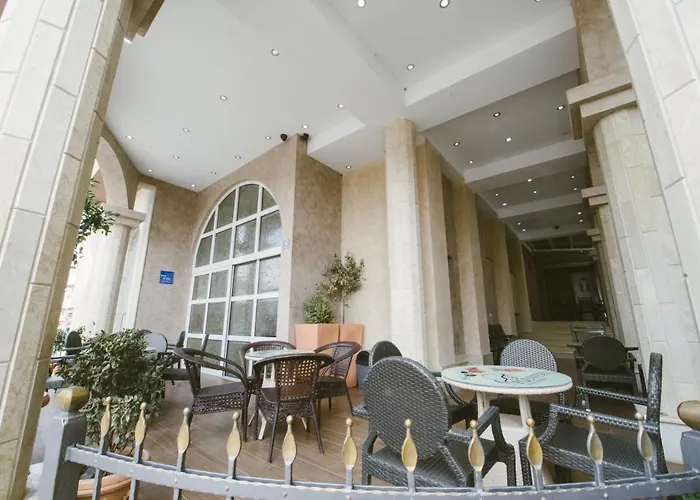 Flowers Bed & Breakfast 3*