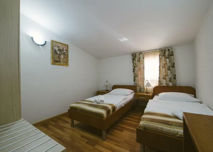 Flowers Bed & Breakfast