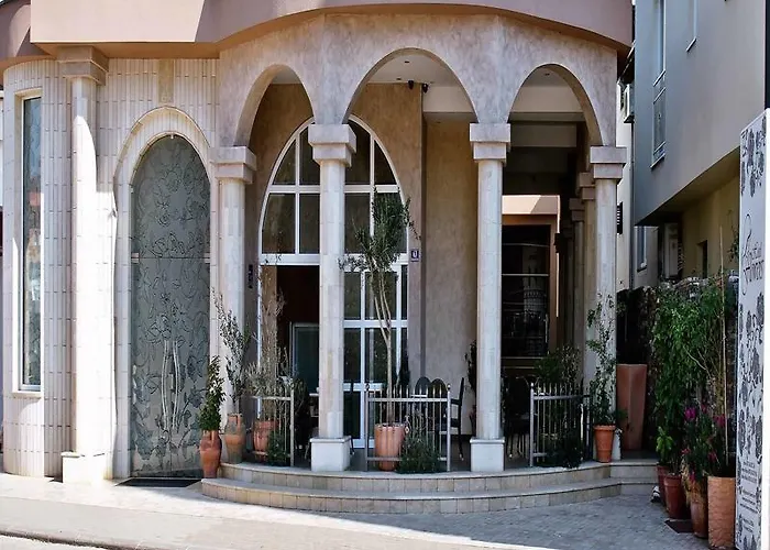 Bed & Breakfast Flowers