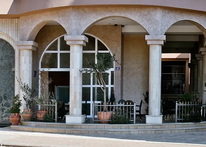 Flowers Bed & Breakfast